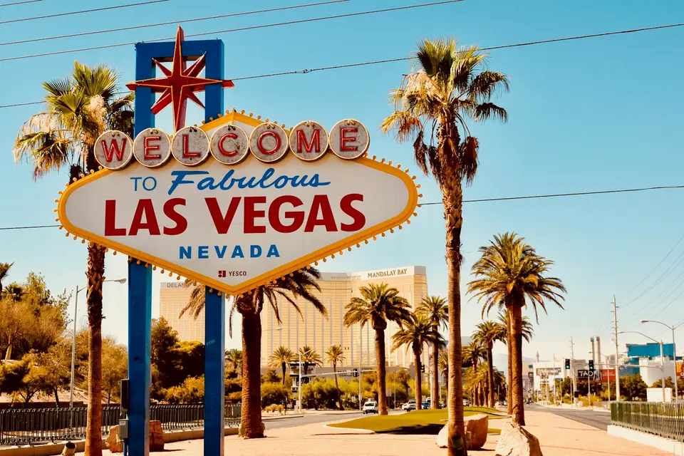 Welcome to Fabulous Las Vegas sign under a clear blue sky